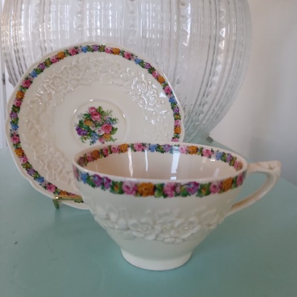 Vintage Crown Ducal Gainsborough England Teacup and Saucer Set, RN749657 - Picture 3 of 7